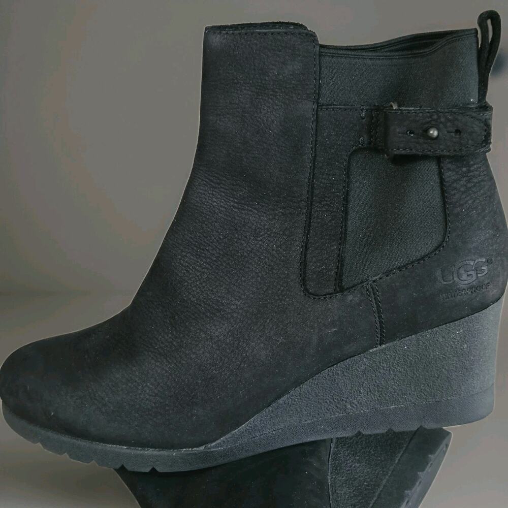 UGG Women's US 9.5 Indra Waterproof Leather Wedge Ankle Boots 1017423 Black